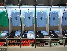 集结日体能课后，埃因霍温外线爆发备战中超，更衣室稳定，医务组通报恢复的简单介绍